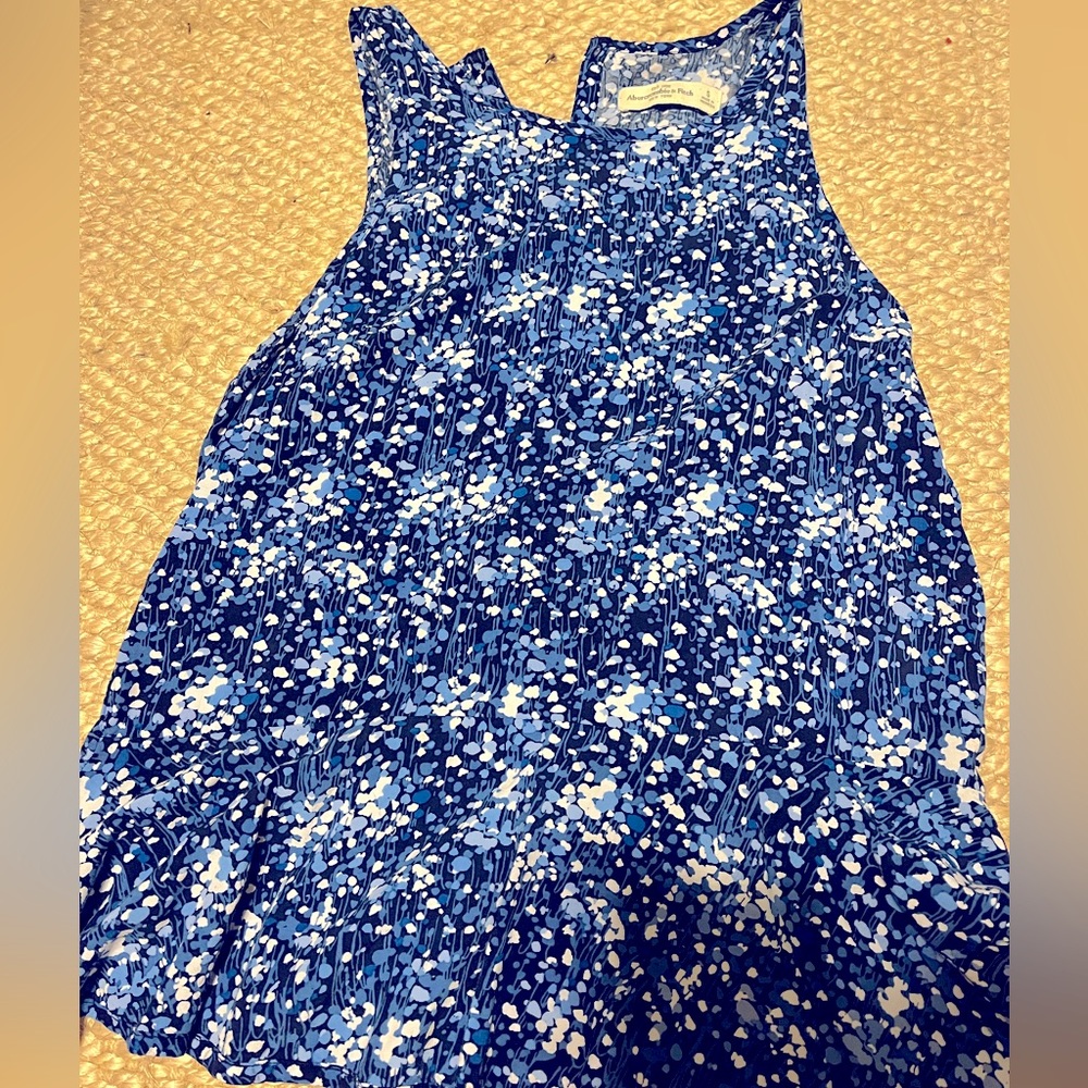 Blue tank buttons In the back